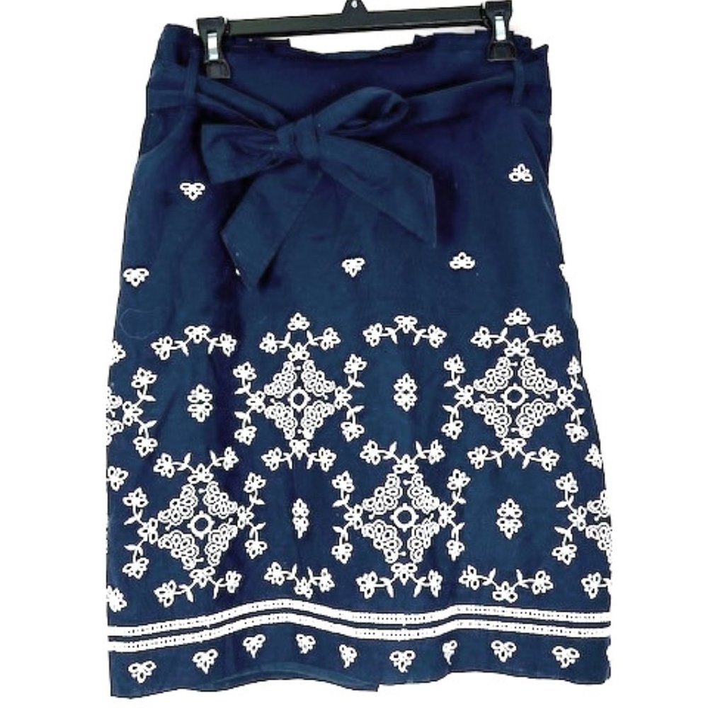Anne Taylor Navy Pencil Skirt with White Decorative Stitching